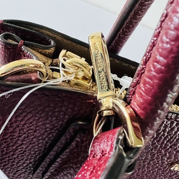 MICHAEL KORS STUDIO Mercer Oxblood Leather Medium Messenger Crossbody Bag - Picture 9 of 12